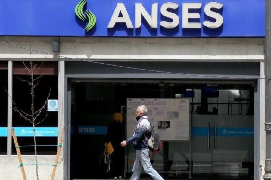 Jubilaciones en alza: El Senado sancionó un incremento del 7,2% y un bono de $110.000