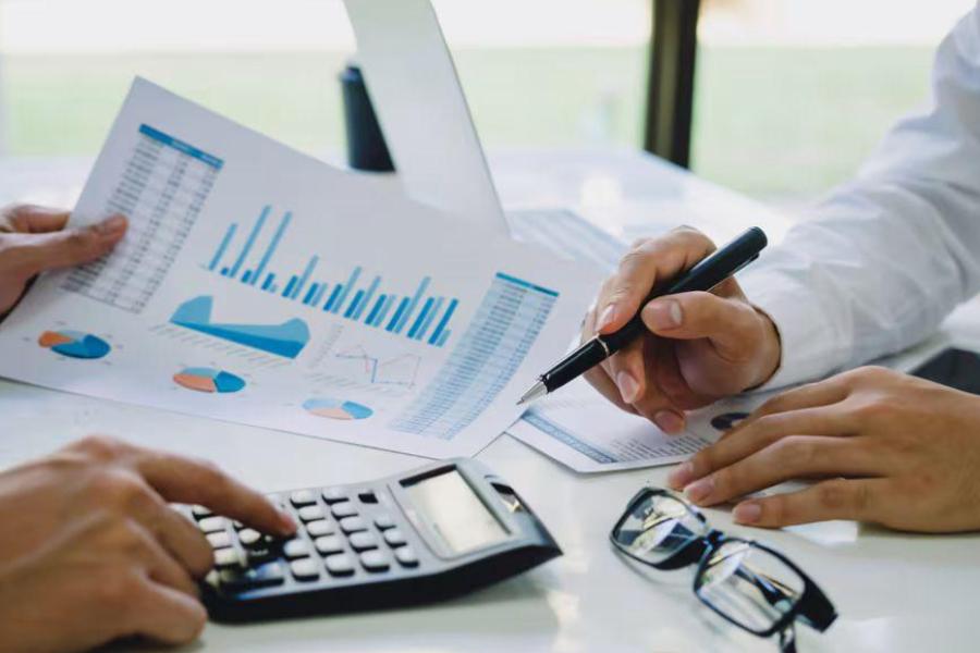 Impuesto al efectivo: ¿solución real o carga adicional?
