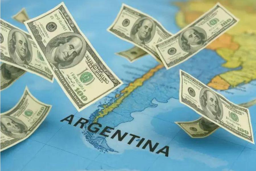 Dólares escasos y reservas en aumento: un dilema financiero urgente
