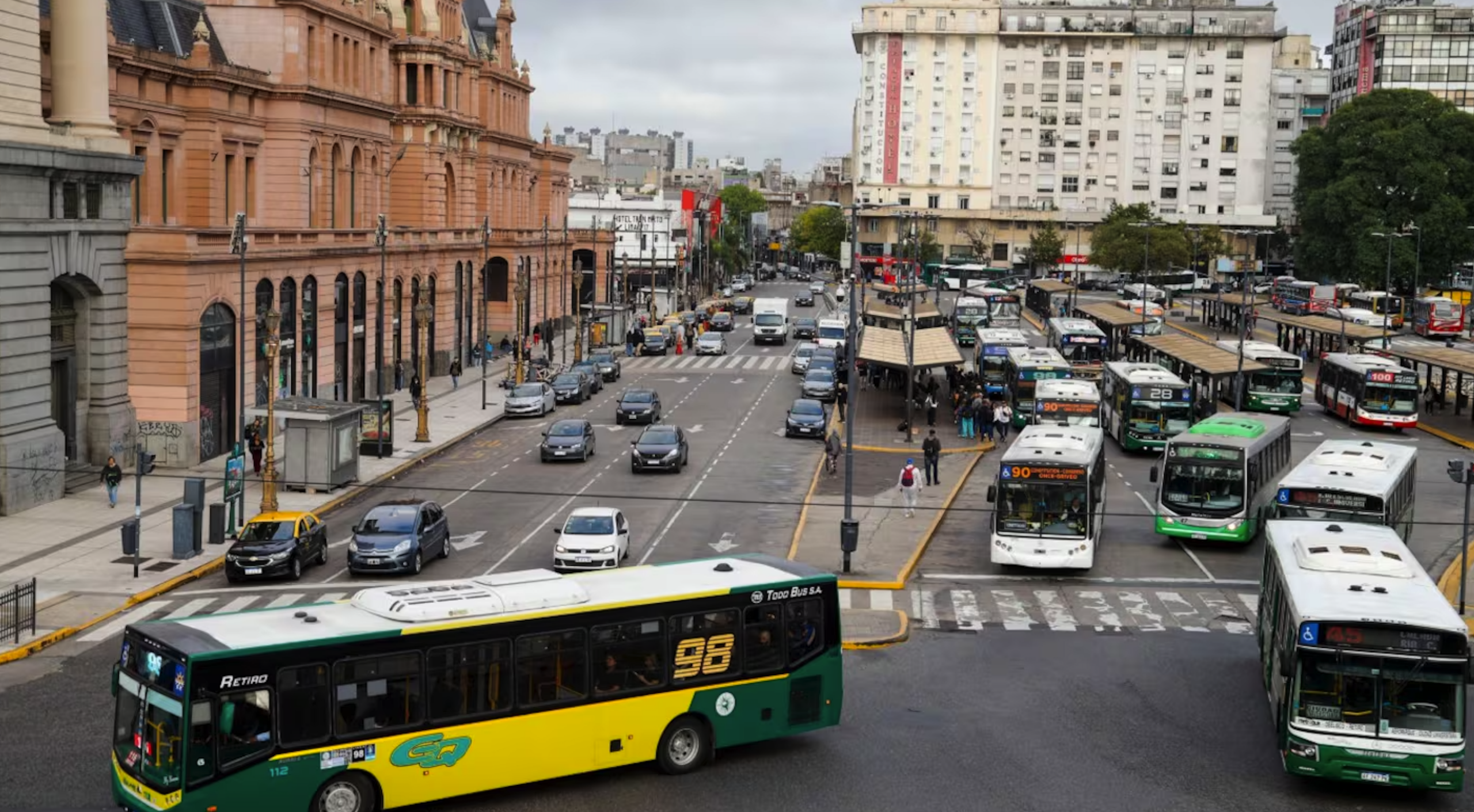 Subsidios al transporte: el Gobierno amenaza con sancionar a las empresas si no garantizan el servicio
