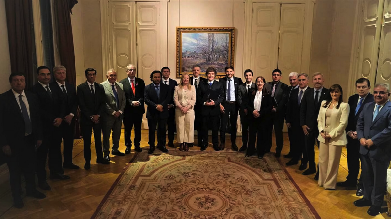 El Gobierno adelantará fondos a 12 provincias y fija un tope de $400.000 millones