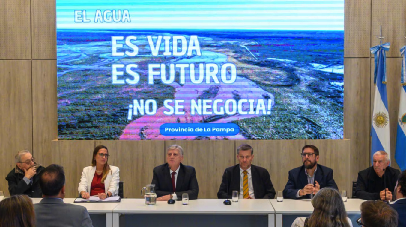 Un gobernador presentó un amparo contra la reforma de la Ley de Glaciares y pidió suspender su aplicación