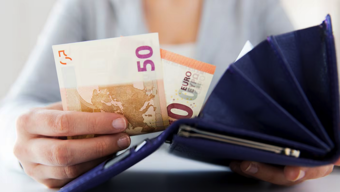 Euro hoy y euro blue: a cuánto cotizan este martes 21 de abril