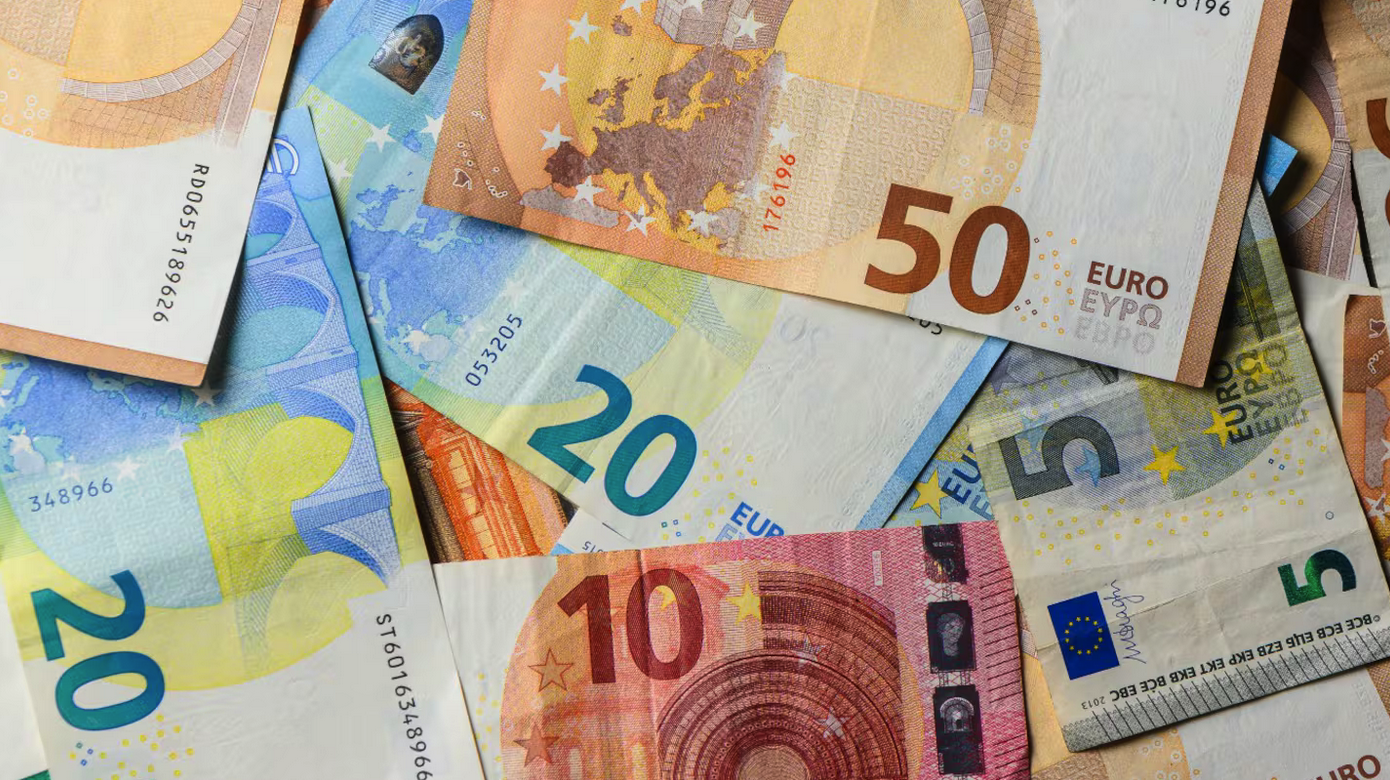 Euro hoy y euro blue: a cuánto cotizan este jueves 23 de abril