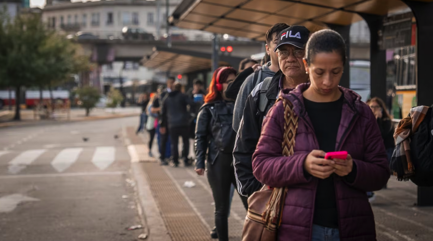 Por la suba del precio del combustible, circulan hasta un 40% menos de colectivos en el AMBA