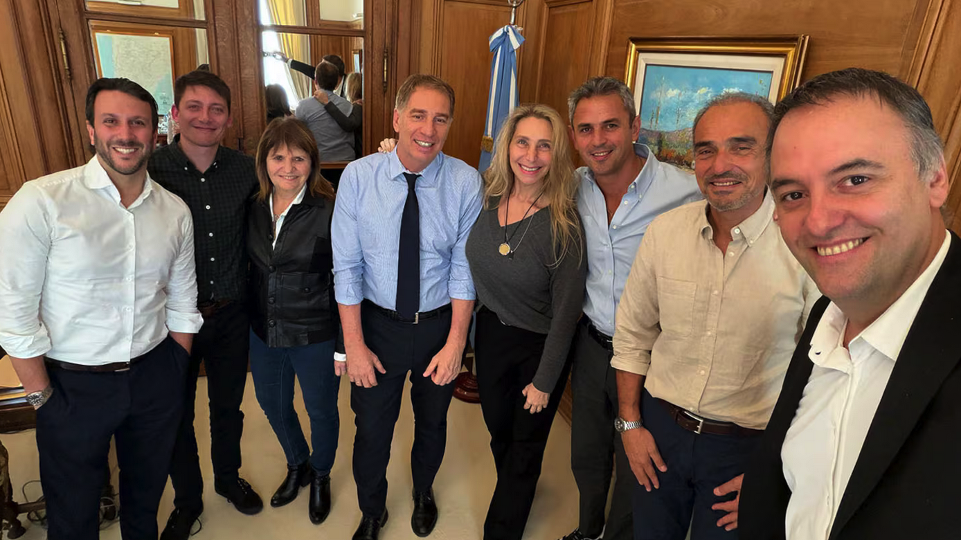 La mesa política se reúne para definir la estrategia por la reforma electoral y el informe de Manuel Adorni