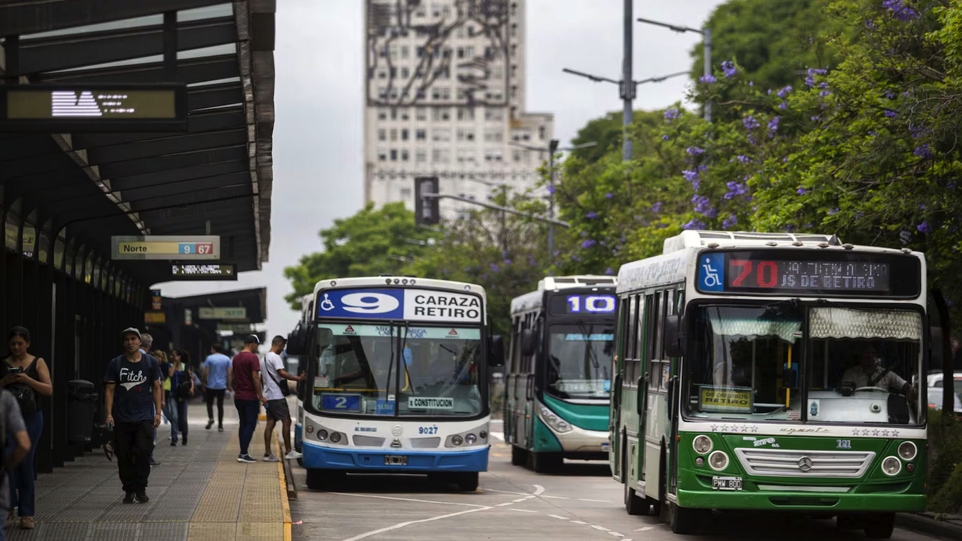 El viernes aumentan un 5,4% los peajes y los boletos de subtes y colectivos: cuánto habrá que pagar