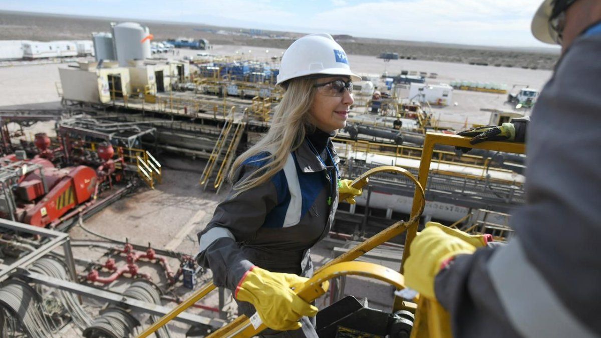 Con Manuel Adorni golpeado, Karina Milei toma el control y el Gobierno intenta recuperar iniciativa