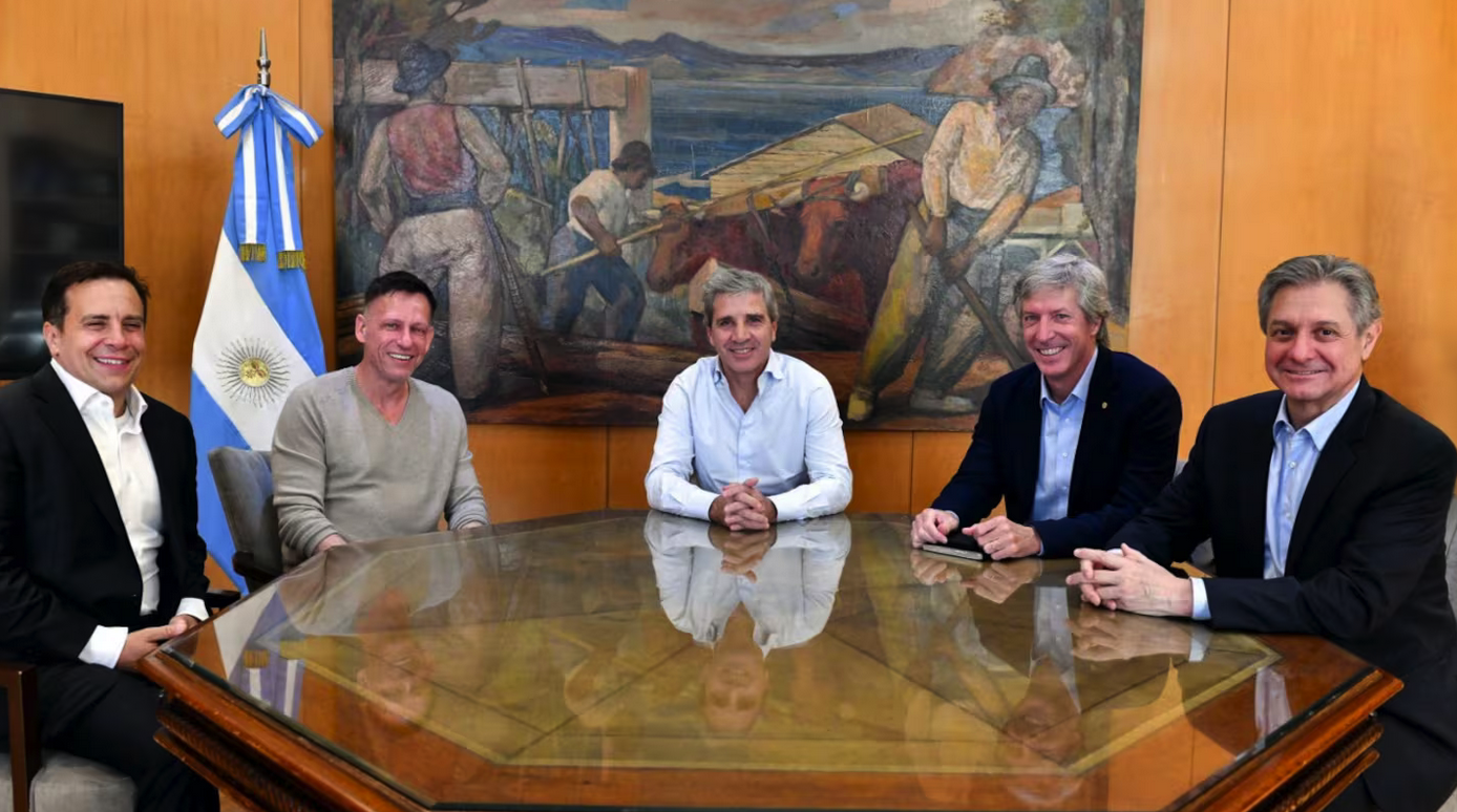 En medio de la búsqueda de inversiones, Luis Caputo se reunió con el empresario Peter Thiel