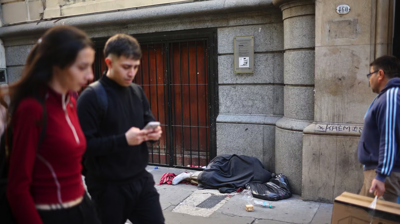 La canasta básica aumentó 2,5% en abril y una familia necesitó más de $1.460.000 para no ser pobre