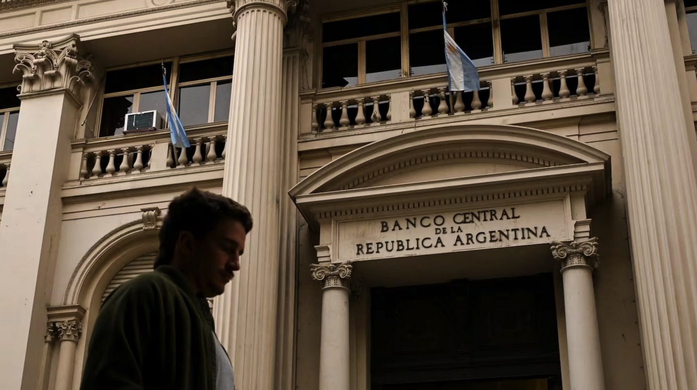 El Banco Central compró US$2600 millones y el dólar subió $15 en mayo