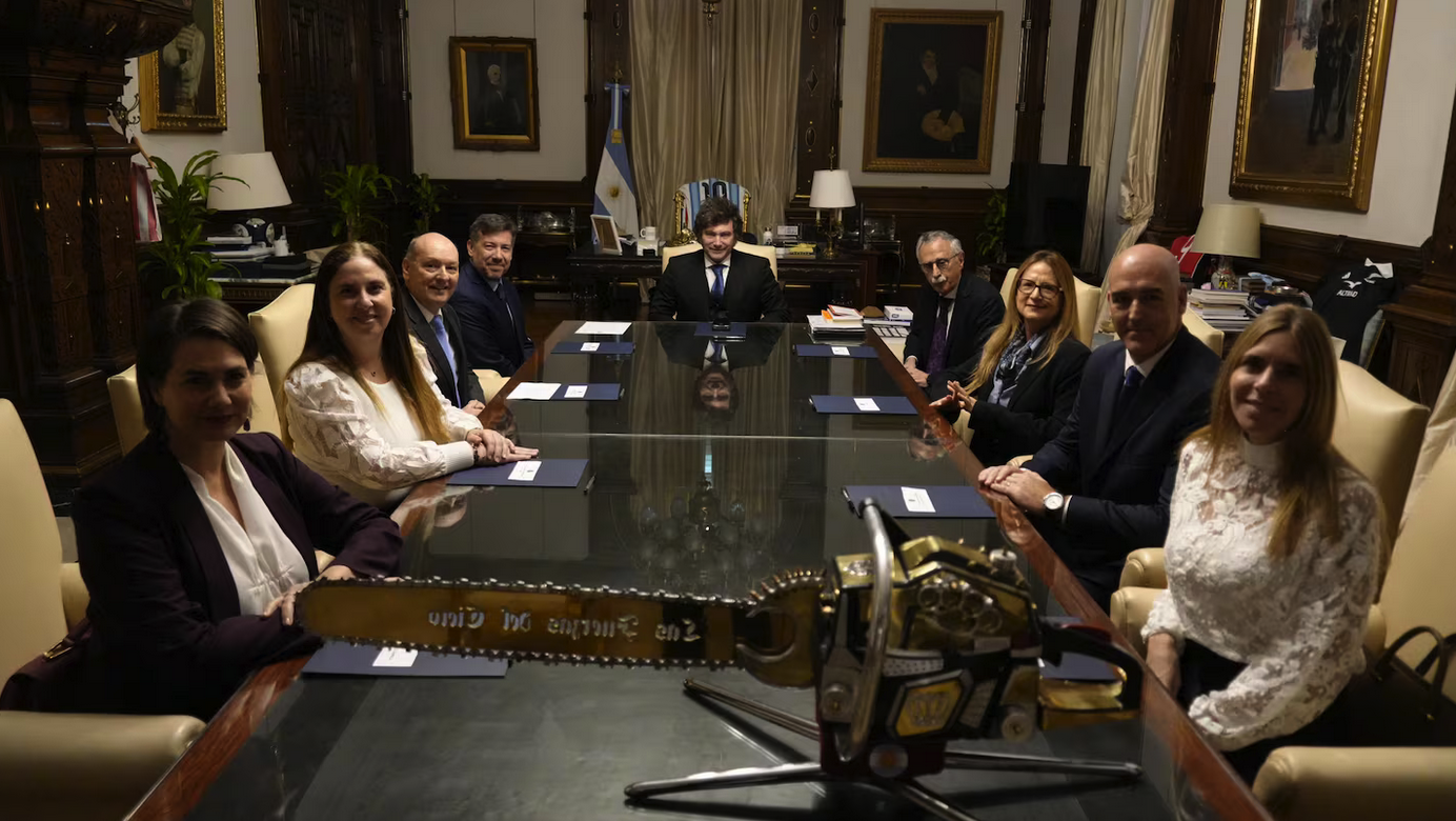 Milei se reunió con empresarios farmacéuticos y anunció inversiones por US$8000 millones