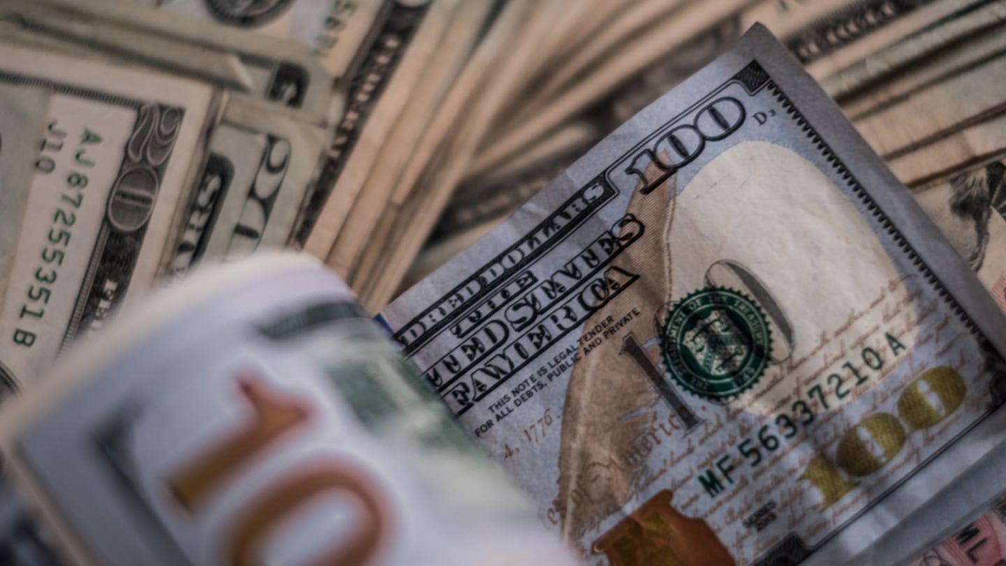 El dólar volvió a los niveles de fines de enero. (Foto: Reuters)