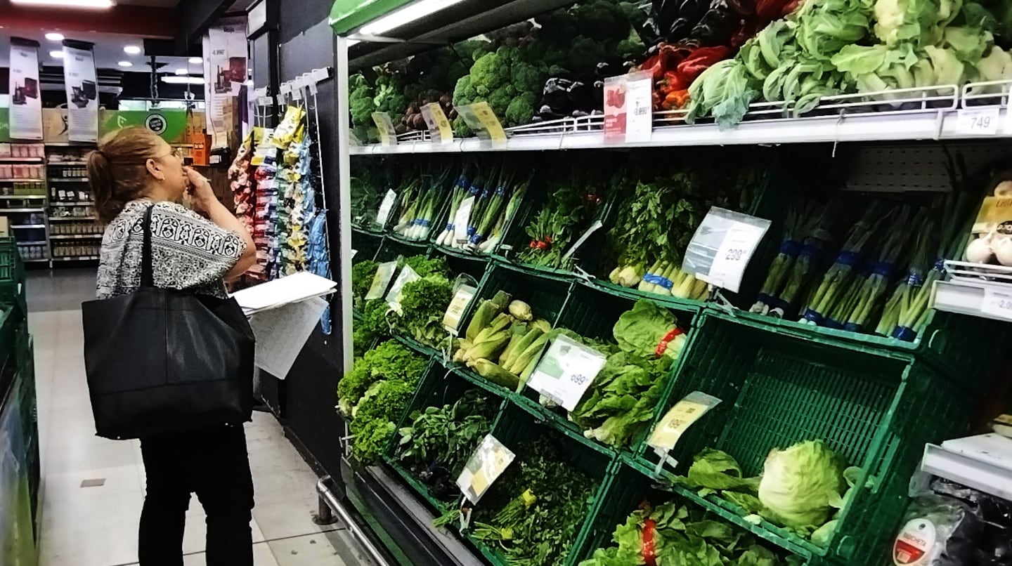 El Gobierno eliminó casi 60 normas comerciales (Foto: NA)