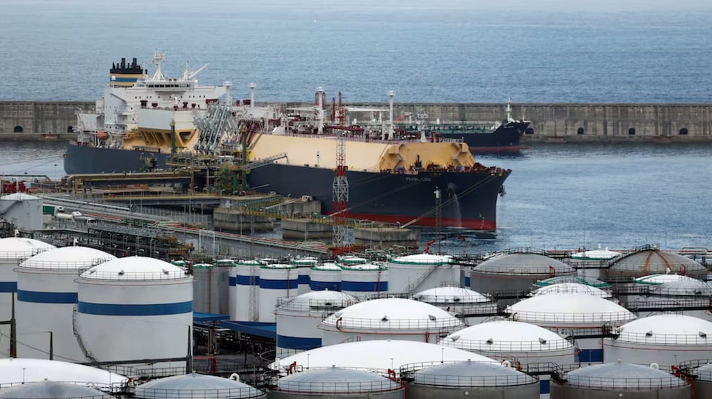El petróleo operó a menos de US$80 por primera vez en casi cuatro meses tras el acuerdo entre EE.UU. e Irán