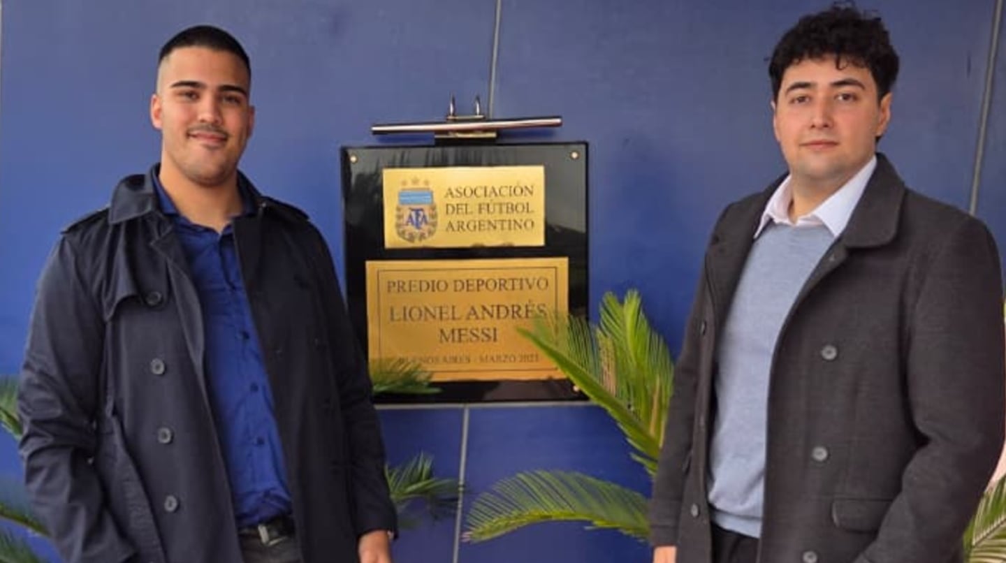 Francisco y Leandro crearon un innovador sistema de protección de dedos de las manos, que funciona de forma similar a las rodilleras. (Foto: Gentileza Artrogip).