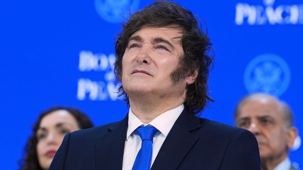 Javier Milei convocó a empresarios de IA a que se instalen e inviertan en el país, antes del debate de la Ley de Sociedades