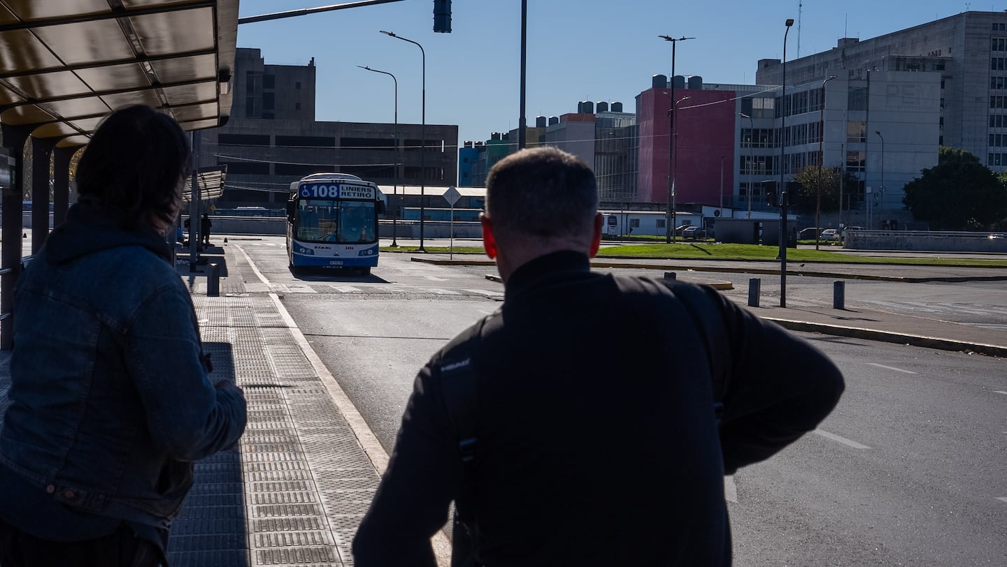 La UTA reclama mejoras salariales al Gobierno y amenaza con un paro de colectivos (Foto: Agustina Ribó / TN)