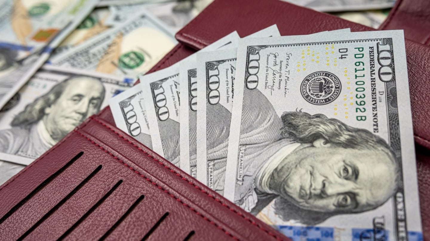 Tras el pago de aguinaldos, aumentó la demanda de divisas. (Foto: Adobe Stock).