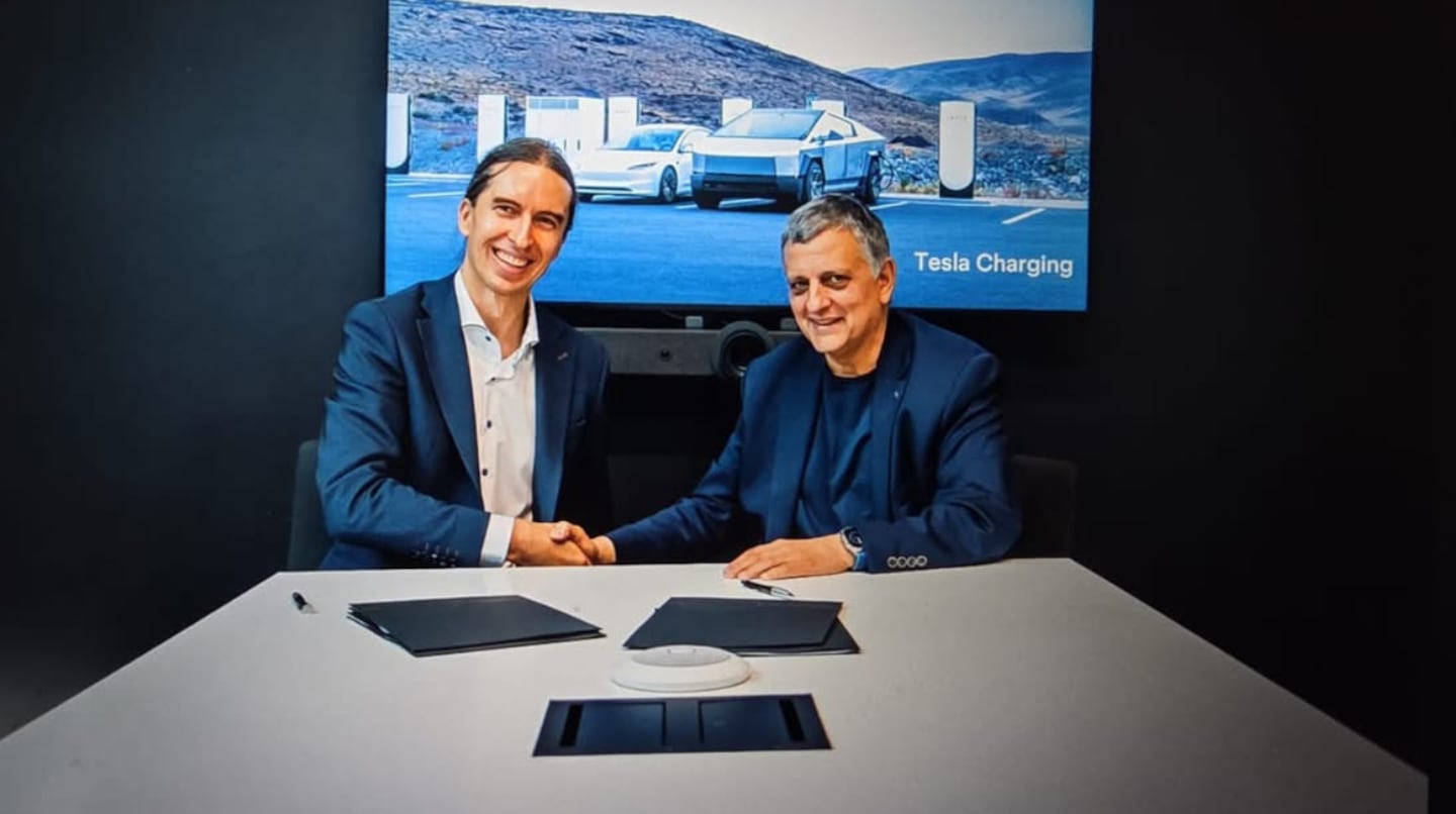 YPF busca avanzar con Tesla en proyectos de carga rápida para vehículos eléctricos y almacenamiento de energía. (Foto: YPF)
