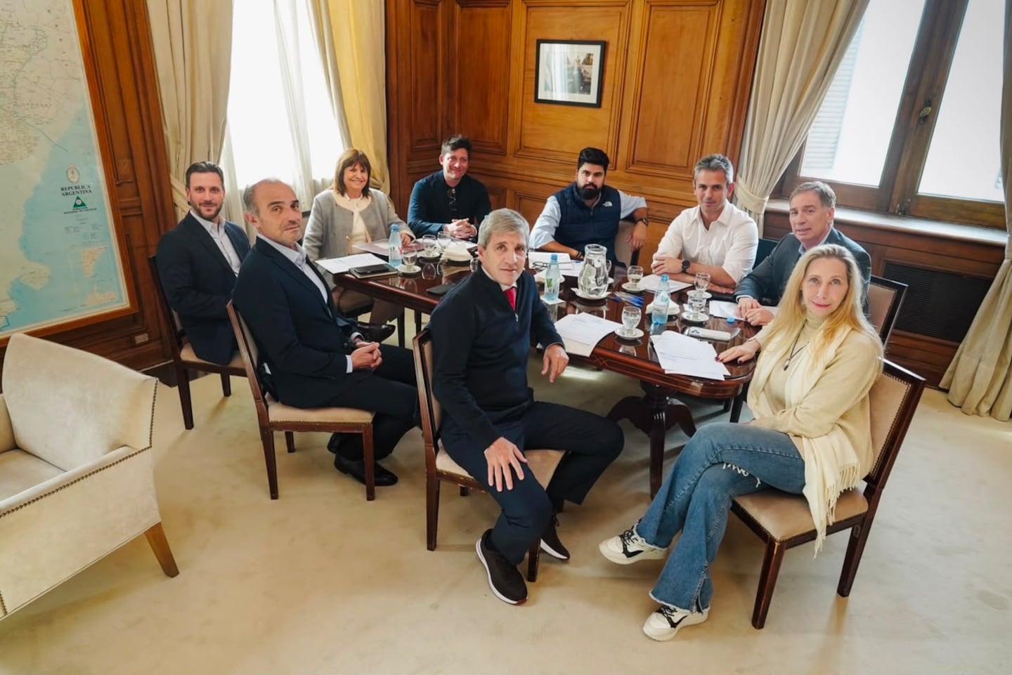 Con Karina Milei y Diego Santilli a la cabeza, el Gobierno volverá a reunir a su mesa política en Casa Rosada. (Foto: Presidencia).