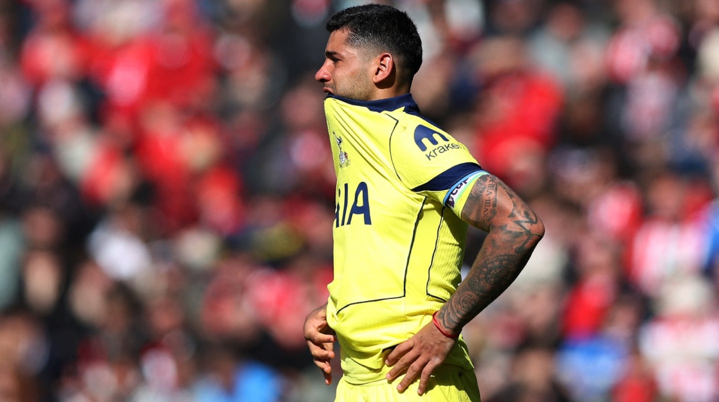 Cuti Romero, cerca de cerrar su etapa en el Tottenham (Reuters).