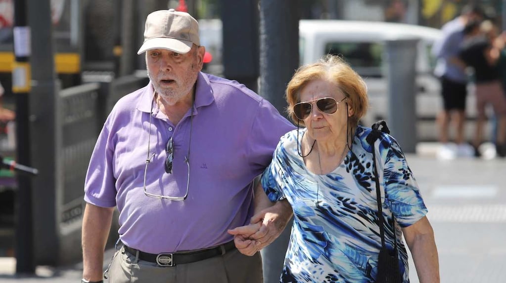 Confirmado ANSES pagará con aumento y bono en agosto: así quedan las jubilaciones, pensiones y AUH