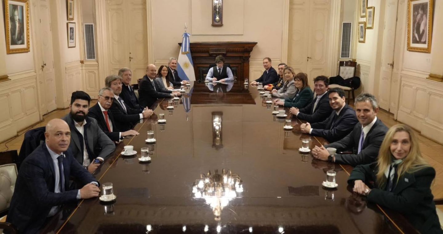 Javier Milei se reunió con sus ministros en Casa Rosada para fijar el rumbo de la gestión durante el segundo semestre (Foto: Presidencia).