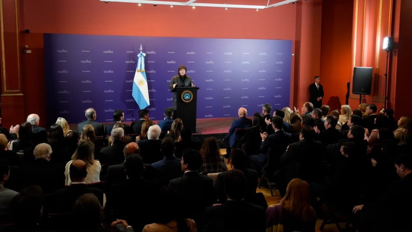 Javier Milei volverá a reunir a los legisladores de La Libertad Avanza en Casa Rosada para hablar de la reforma al Banco Central. (Foto: Presidencia).
