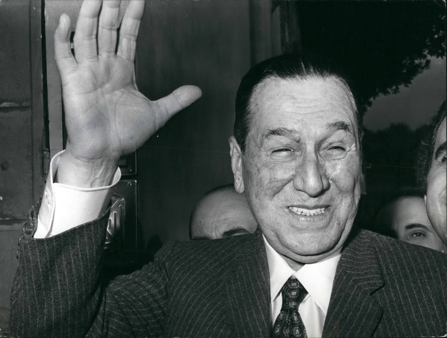 Juan Domingo Perón saludando durante una visita a Roma. (Foto: Reuters)
