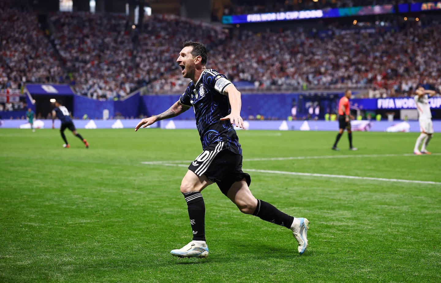 Lionel Messi festeja el gol agónico de Lautaro Martínez. (Foto: Reuters)