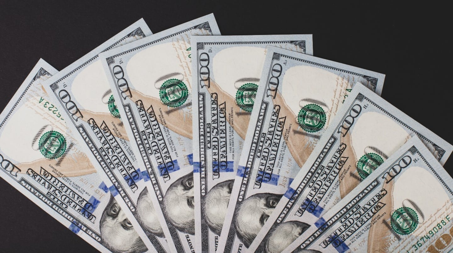 Los depósitos en dólare del sector privado están cerca de los US$40.000 millones. (Foto: Adobe Stock).