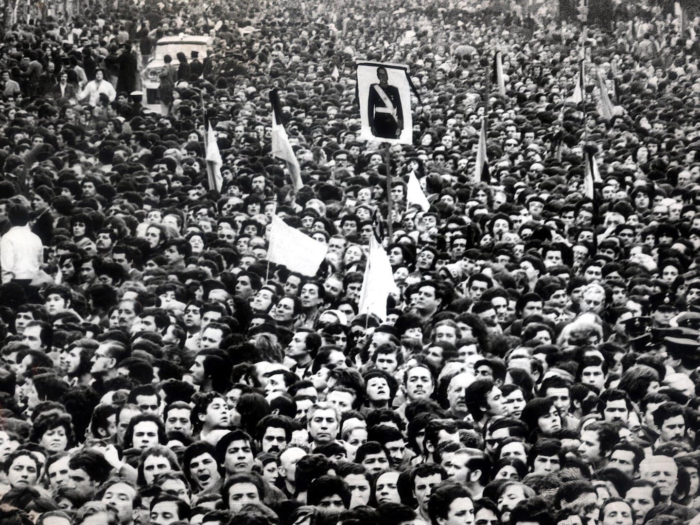 Manifestación a favor de Juan Domingo Perón. (Foto: Archivo Clarín)