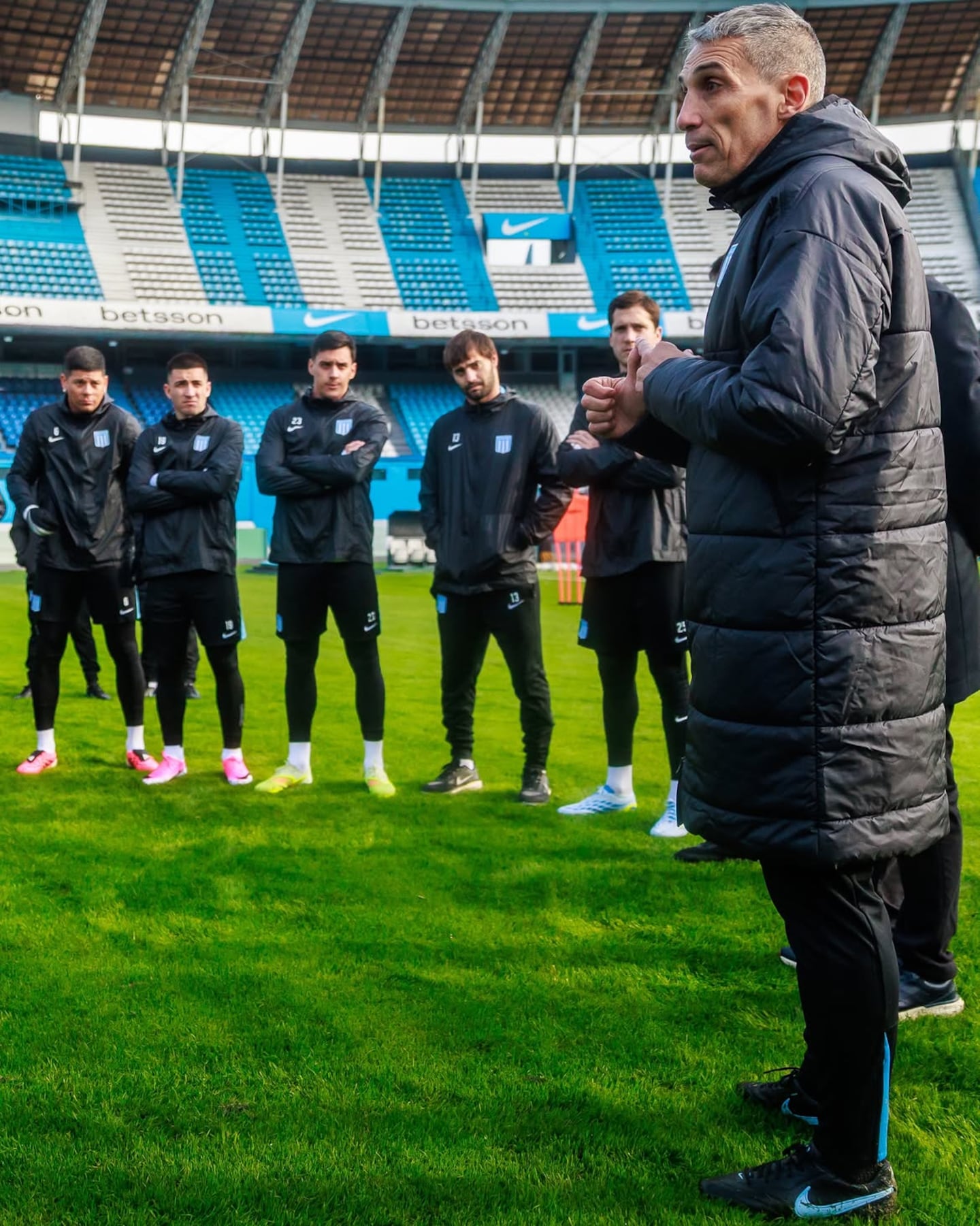 Racing sumó refuerzos y tiene nuevo DT.  (Racing IG)