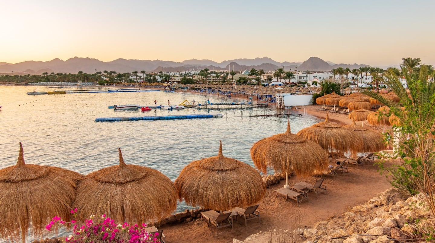 Sharm El Sheikh, la ciudad egipcia rodeada por el desierto del Sinaí y las aguas del Mar Rojo (Foto: Ilustrativa/Adobe Stock)