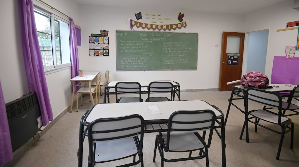 Rige el paro docente en todo el país, en un clima de tensión por los controles del Gobierno