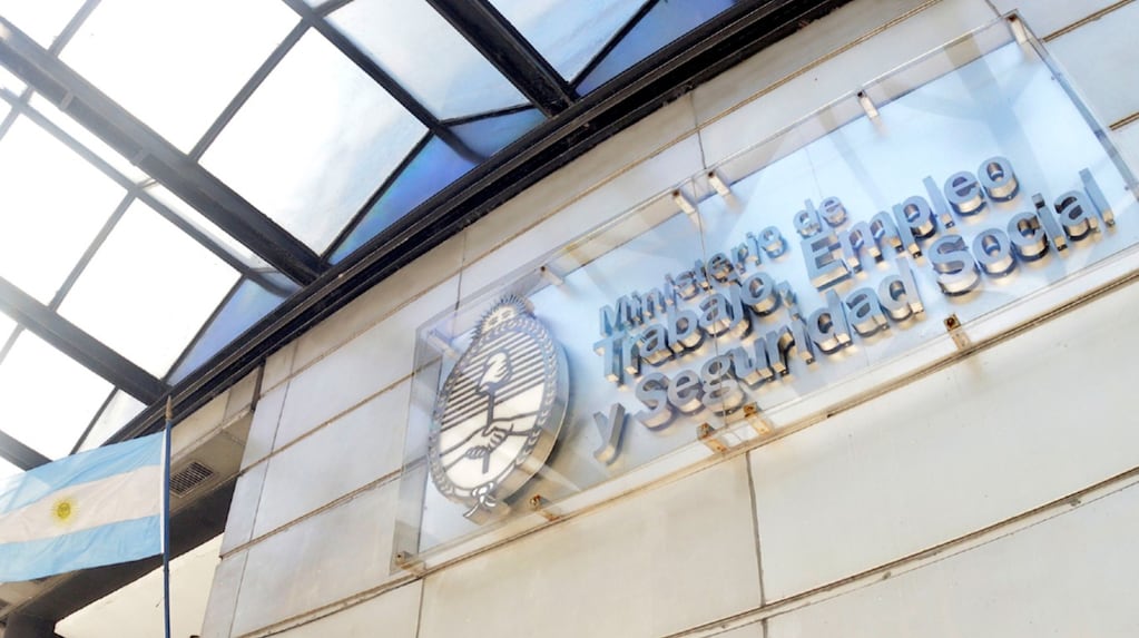 Se discute un nuevo aumento del salario mínimo: a cuánto llega en agosto
