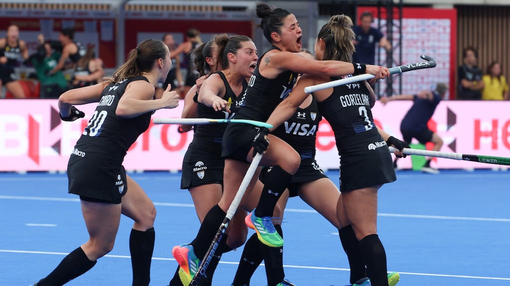Las Leonas le ganaron 2-0 a Escocia y se clasificaron a la siguiente ronda del Mundial de hockey