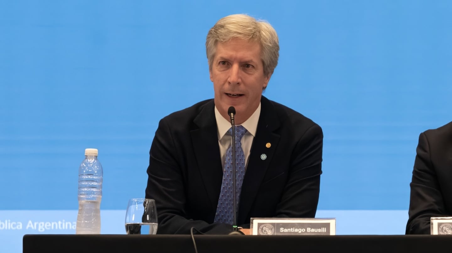 El presidente del Banco Central, Santiago Bausili, en la presentación del informe de política monetaria. (Foto: BCRA).