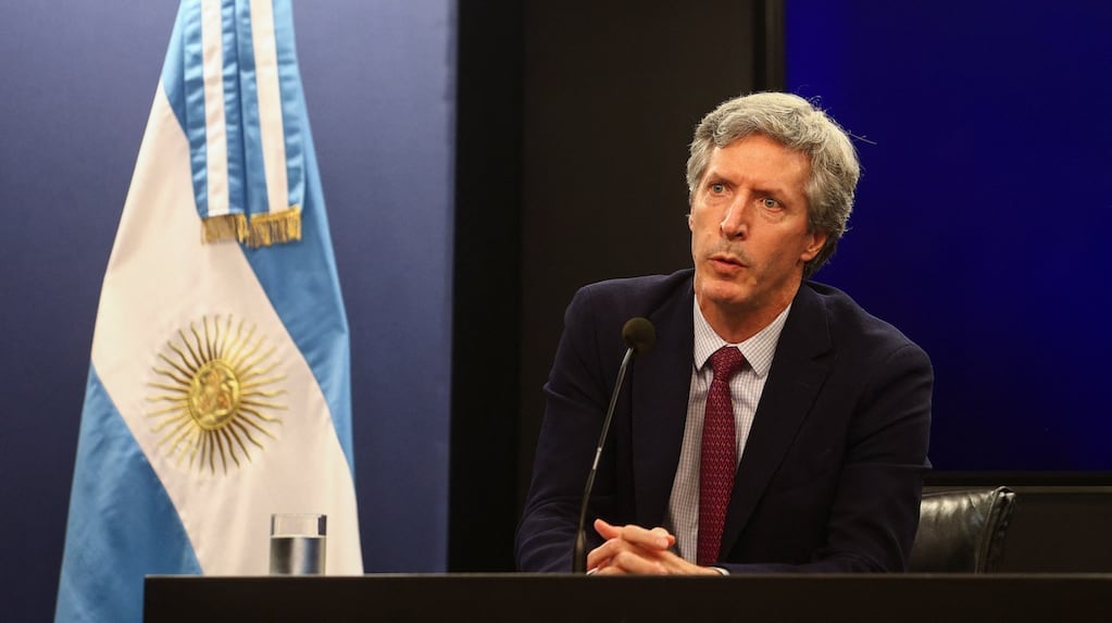 El dólar sube y el Banco Central suma herramientas para contener la cotización