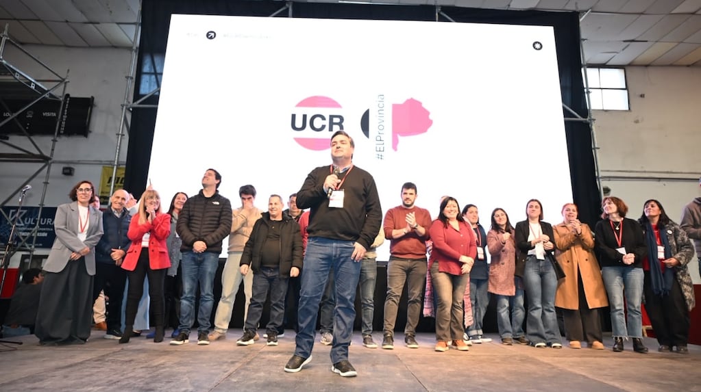 La UCR bonaerense relanzó su conducción con Emiliano Balbín y profundizó su interna: “Venimos a construir otra alternativa”