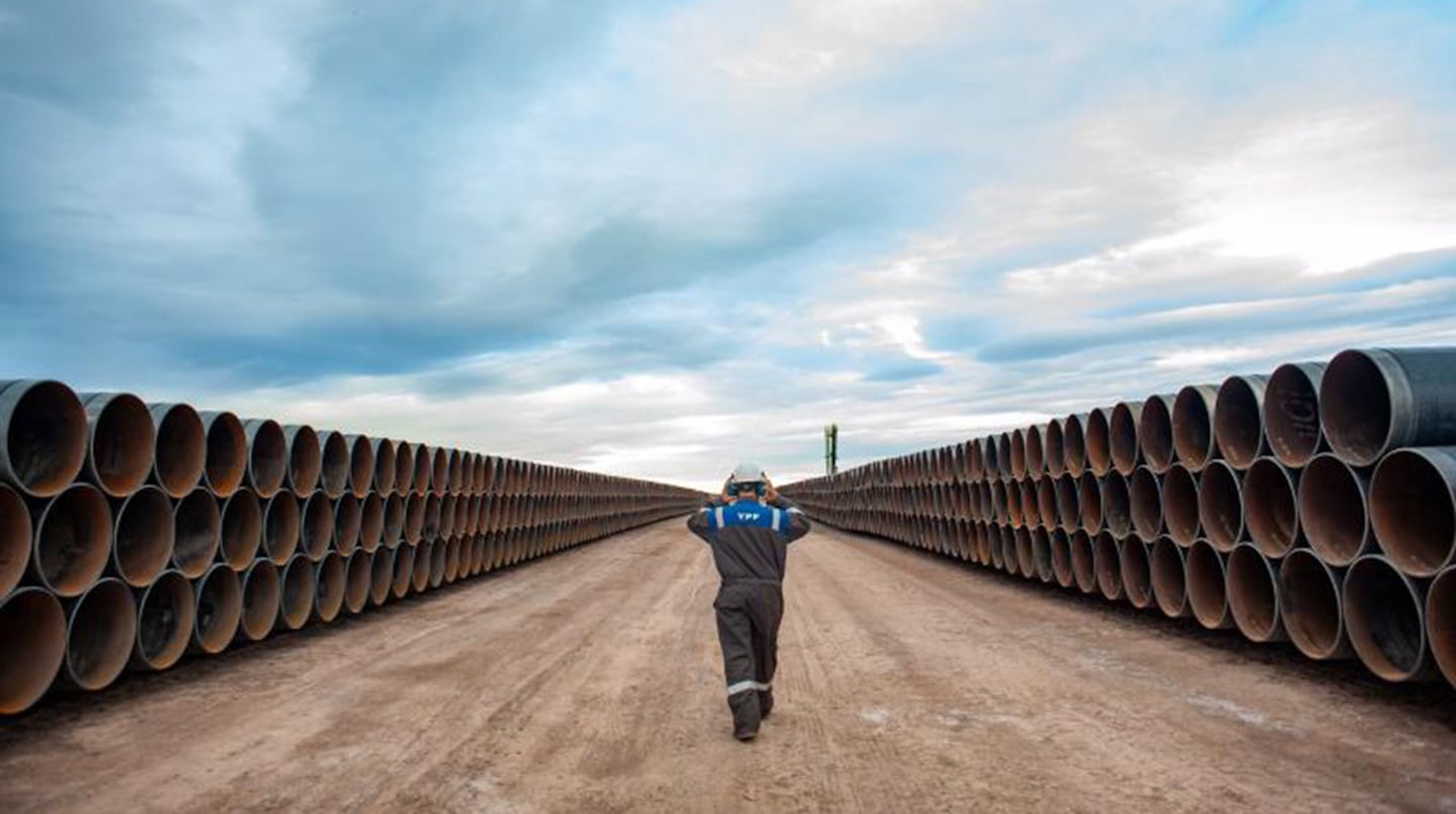 El proyecto Argentina LNG, liderado por YPF junto a socios internacionales, busca convertir el excedente de gas en exportaciones globales. (Foto: YPF).