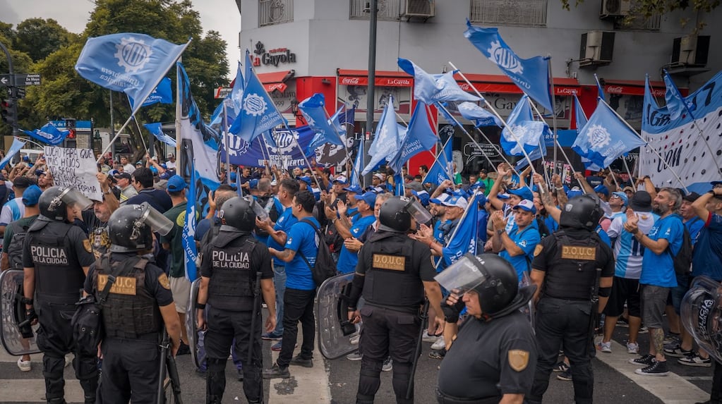 El Gobierno enfrenta una semana marcada por el paro docente y las movilizaciones sindicales