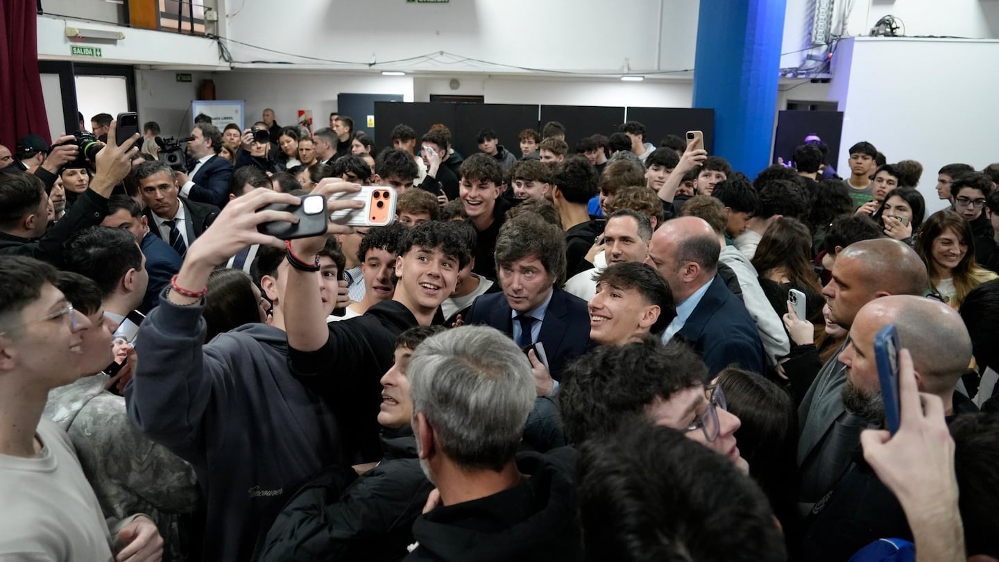Javier Milei defendió el rumbo del Gobierno en una charla ante alumnos de la escuela ORT. (Foto: Presidencia)