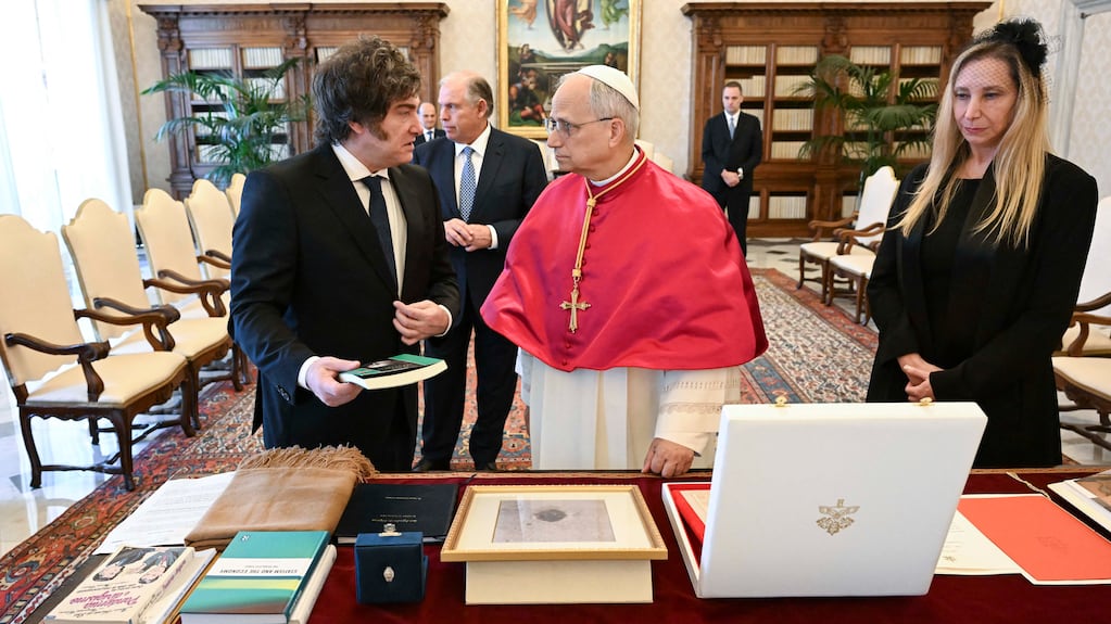 El Gobierno analiza decretar asueto o feriado por la visita del papa León XIV a la Argentina
