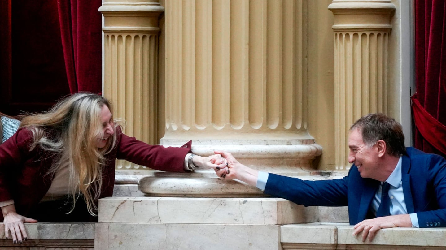 Karina Milei junto a Diego Santilli en la Cámara de Diputados (Foto: Reuters).