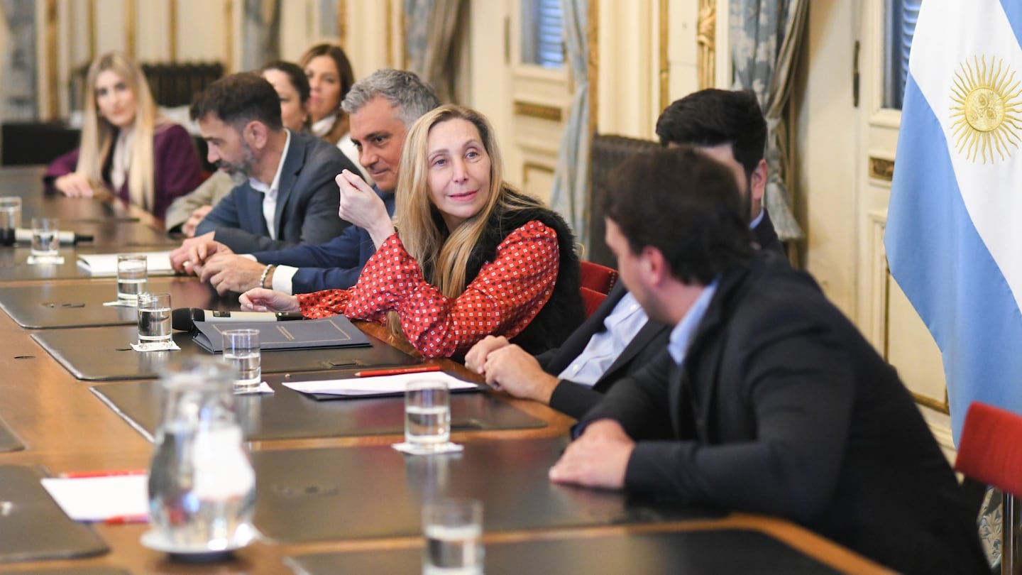 Karina Milei y legisladores bonaerenses de LLA (Foto: Presidencia).