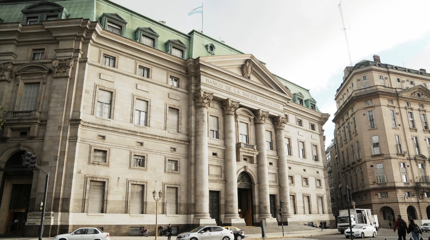 La casa central de Banco Nación. (Foto: REUTERS/Irina Dambrauskas).