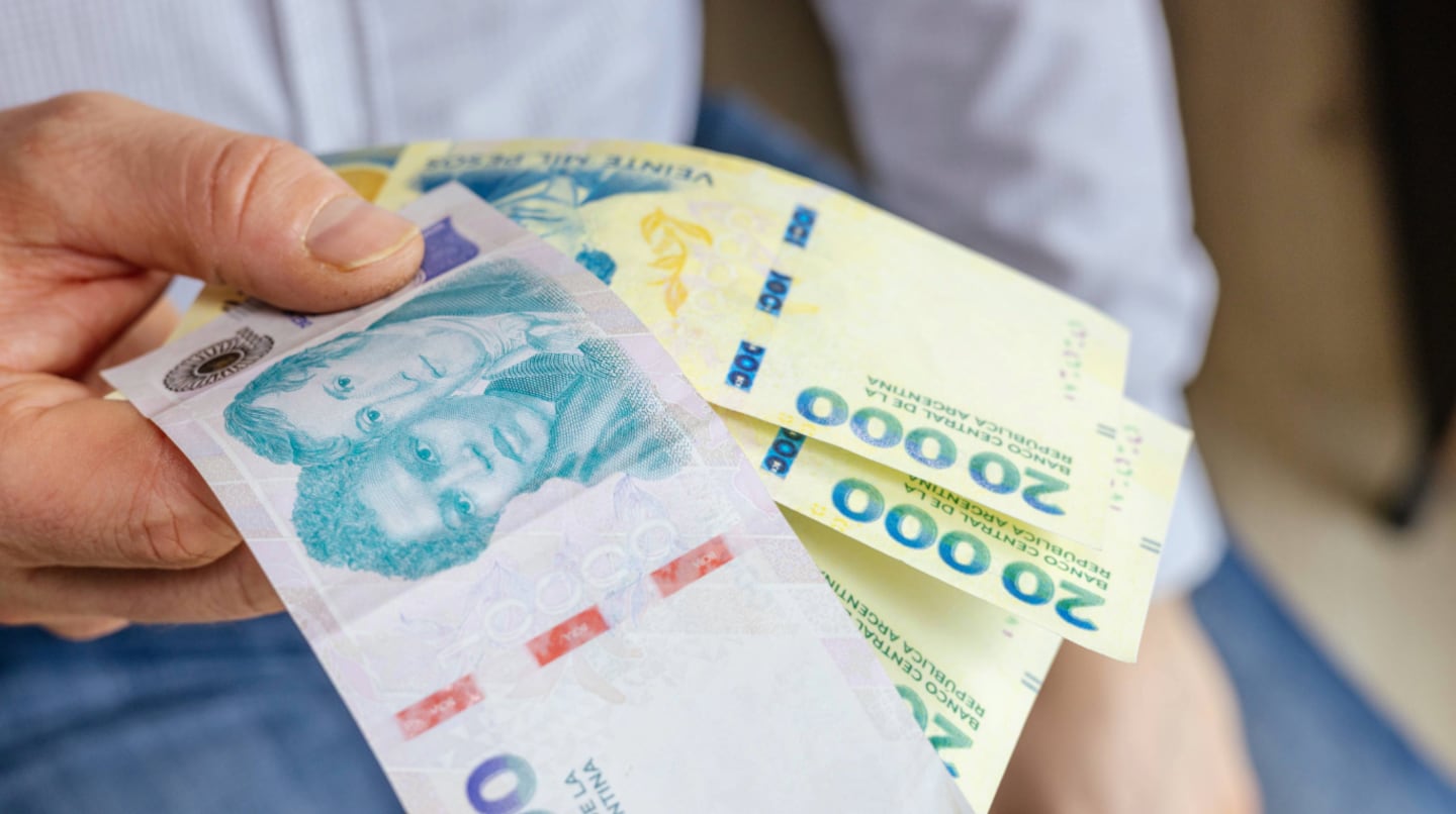 Las tasas altas complican el repunte del crédito en pesos, que podría apuntalar a la actividad económica. (Foto: AdobeStock).