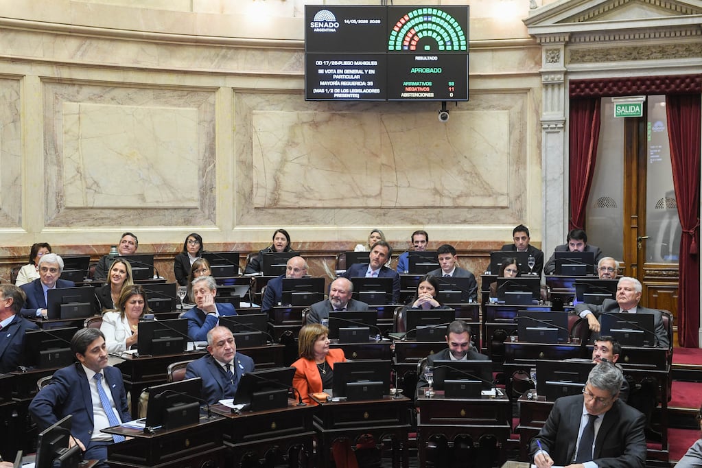 La Casa Rosada busca acuerdos con los gobernadores para destrabar los proyectos que impulsa en el Senado